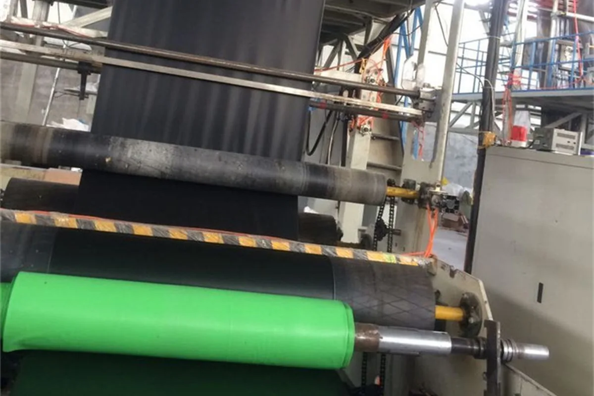 فيلم HDPE سطحي على معدات المعالجة