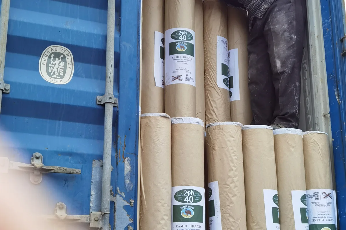 การเตรียมและบรรทุกกระดาษสักหลาดส่งออก