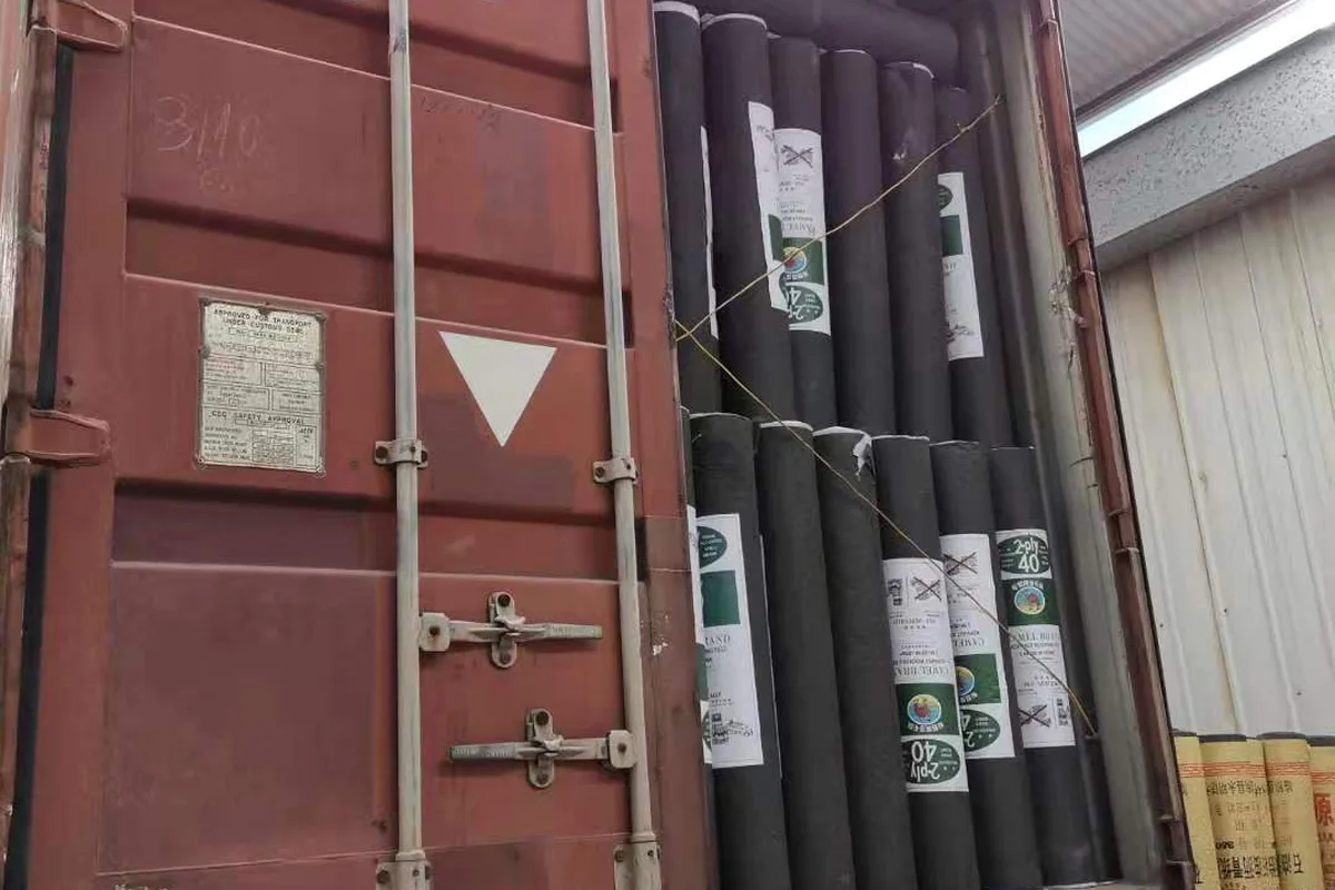 Preparação e carregamento de feltro para exportação