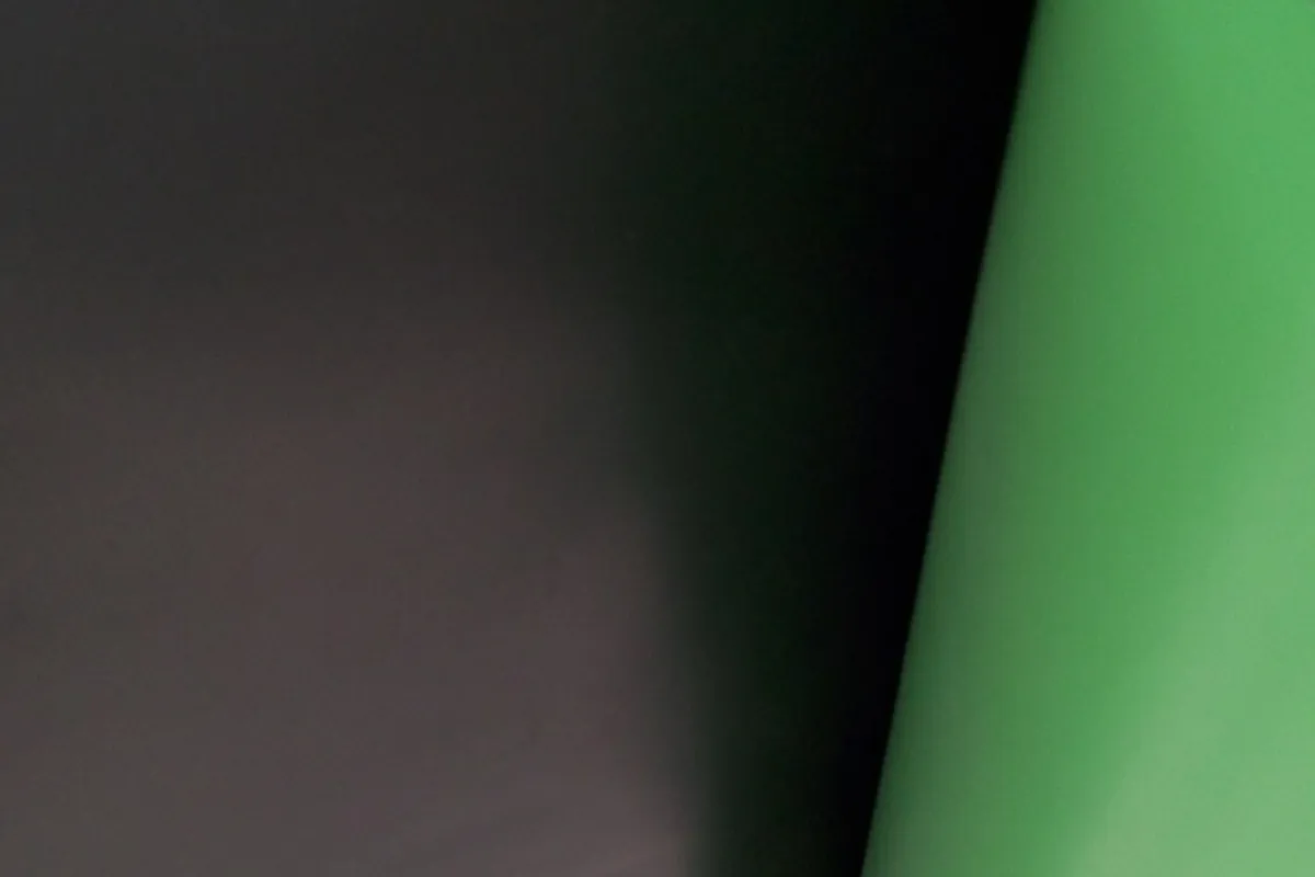 Cross-laminated film: surface and two-face detail