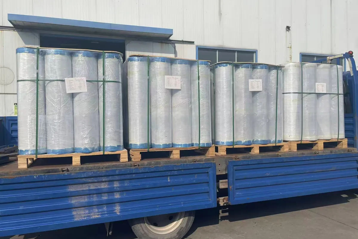 Palletized rolls on the shipment vehicle